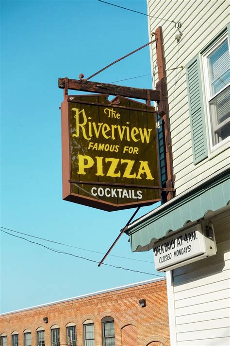 Riverview pizza - Pizza was the choice and Yelp took us to Riverside Pizza. There is a huge menu when you get there - bigger than the online menu. If you go in the restaurant, they have Greek gyros, fried seafood platters and a variety of desserts like caramel Snickers pie and baklava. We pre-ordered pizza at about 7:15 and it was ready by 7:40.